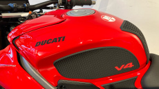 Ducati Streetfighter V4 S Red (25MY)